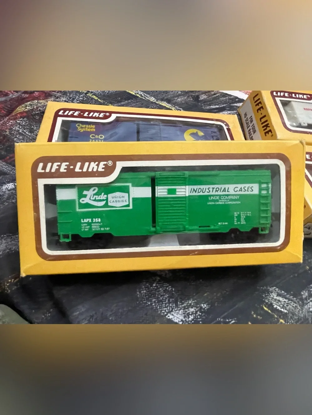 Lot of 7 Life-Like HO Scale Train Cars Hoppers Tanker Reefers in Original Boxes